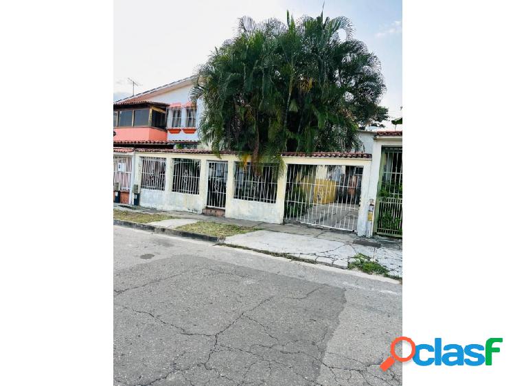 En Venta Casa a Remodelar en el Trigal Sur Valencia Estado