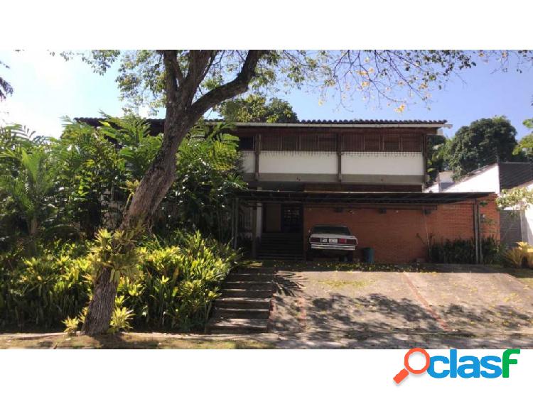 En Venta Casa en Prados del Este 1497mts2 6H/5.5B/3E