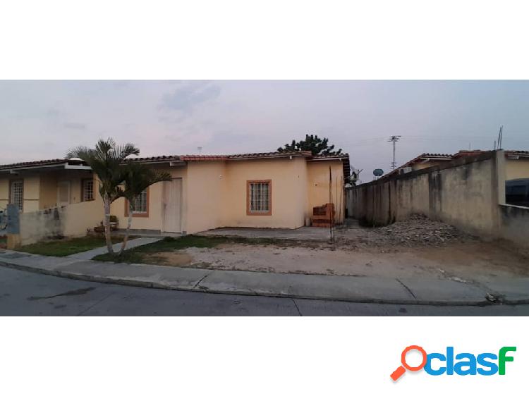 En Venta Casa en Res. Brisas del Lago Urb Ciudad Alianza