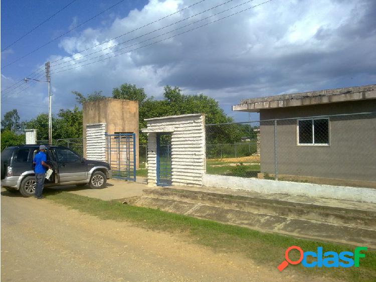 En Venta Casa en Tocuyito con extenso terreno