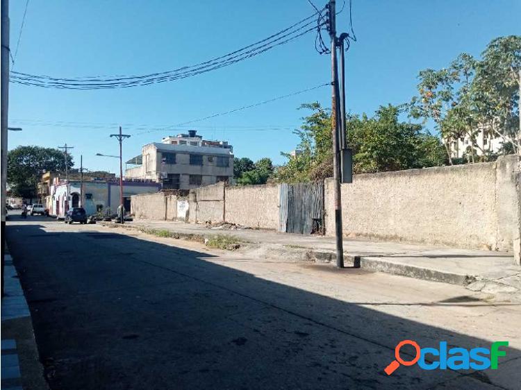 En Venta Terreno ubicado en AV. Bolivar de Valencia