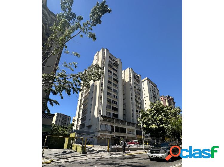 En Venta apartamento actualizado 2h,1b, 1pe. 64m2 en La