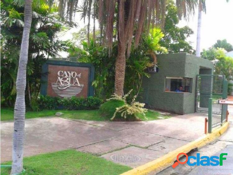 En Venta de TownHouse Urb. Cayo de Agua Lecheria YBRA-