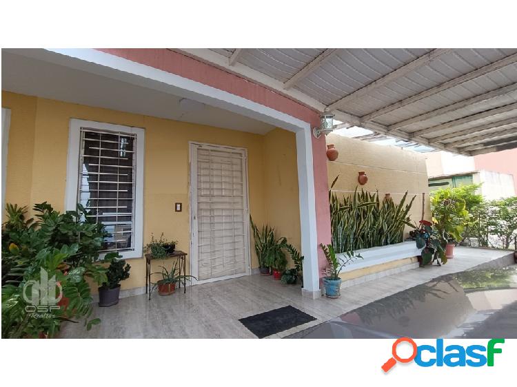 En Venta hermoso Townhouse en Estancia La Margarita