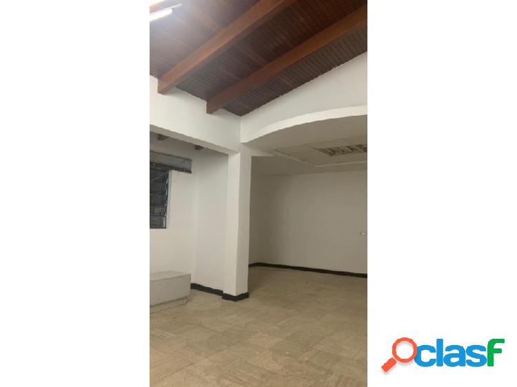 En venta Casa Comercial en Los Dos Caminos. Sucre Caracas