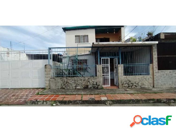 En venta Casa de 2 pisos en Ricardo Urriera EPEA-W