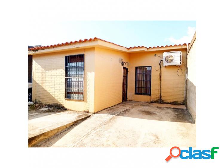 En venta amplia casa en Urb. Los Palos Grandes, San