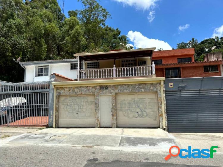 En venta casa 450m2. 7H/4B/2P. La Trinidad.