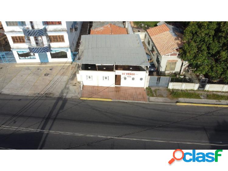 En venta casa Comercial a 200 m. de la Avenida La Limpia,