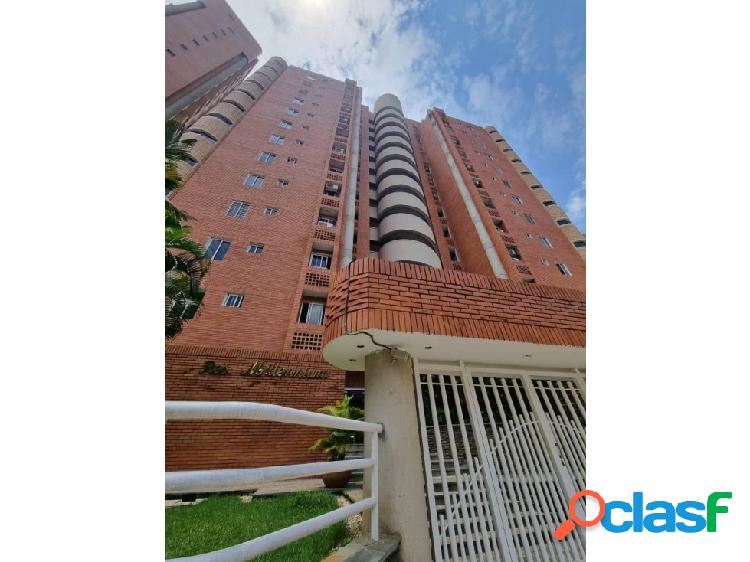 En venta lujoso Apartamento en Res. Millenium Plaza YBRA -