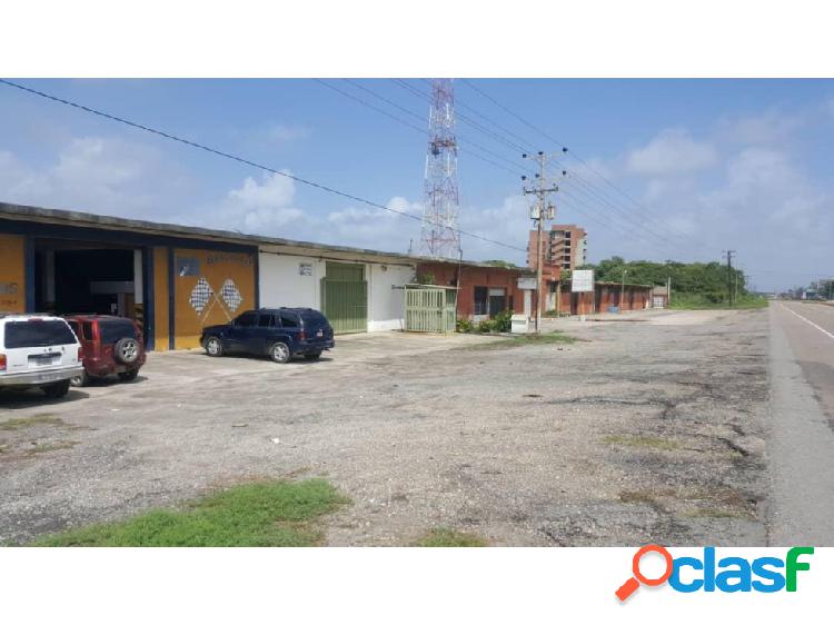 En venta terreno con bienhechurías en Tucacas C-4609966