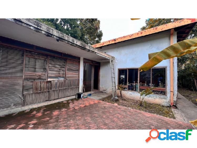 En venta terreno en Av principal de Prados del Este