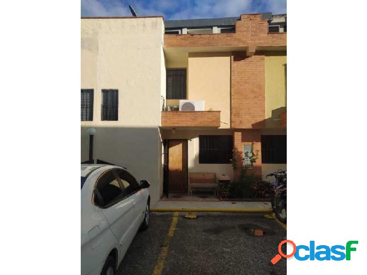 En venta townhouse en urb los guayabitos naguanagua YBRA -