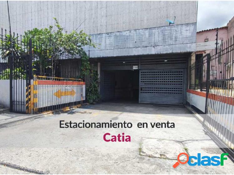 Estacionamiento en venta con oficina