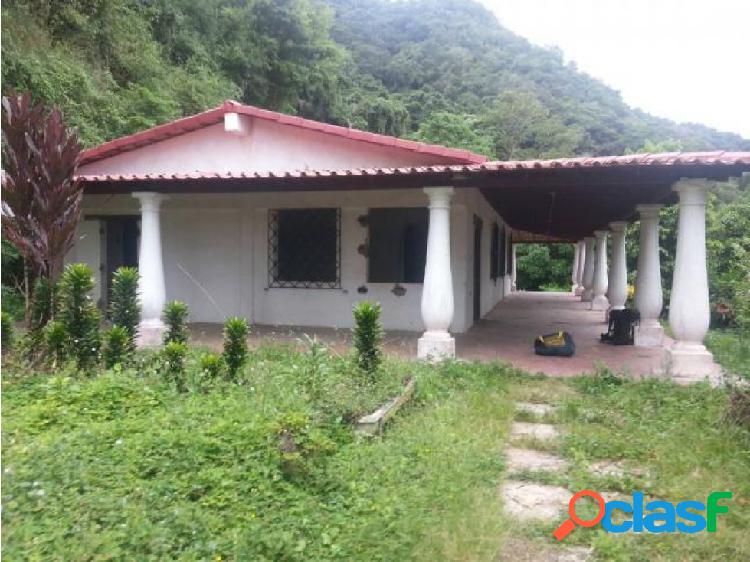 FINCA EN EL HATILLO