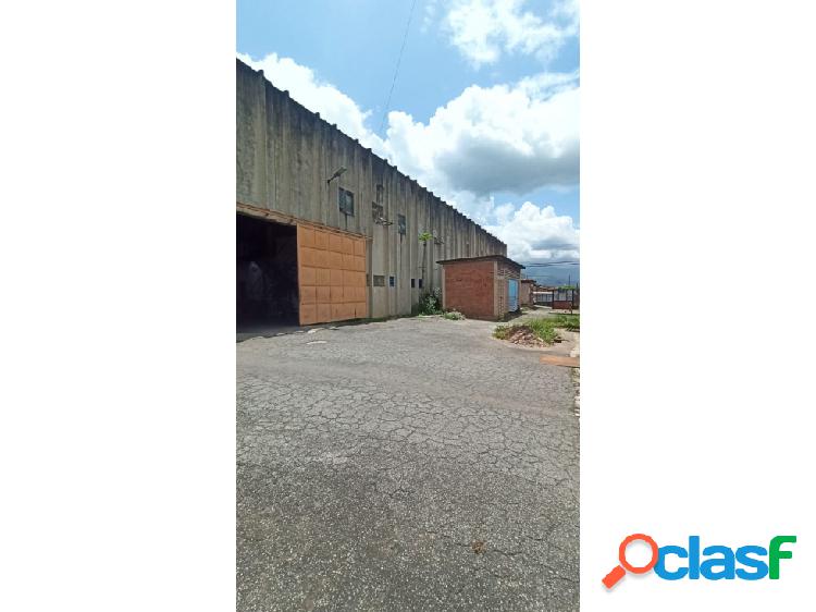 GALPON INDUSTRIAL EN VENTA / ALQUILER EN CLORIS