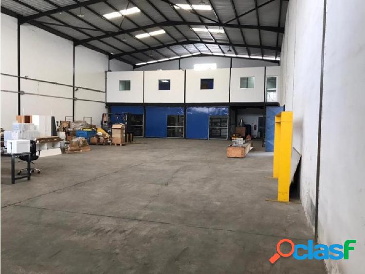 GALPON ZONA INDUSTRIAL ESTE - OESTE EN VENTA YBRA Código