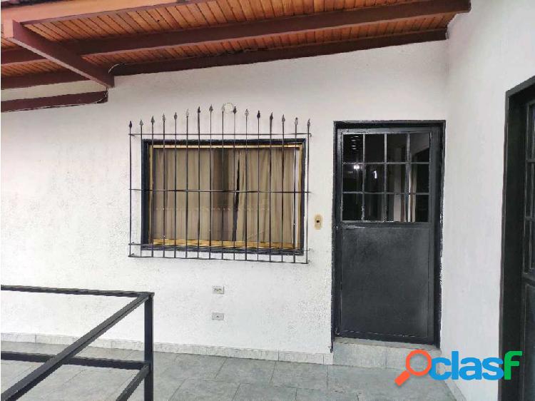 Habitación amoblada alquiler Maracay Piñonal sur Aragua