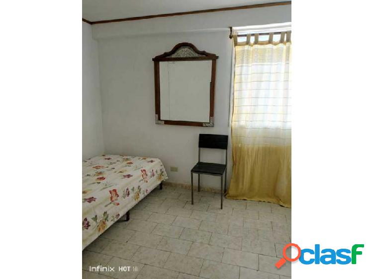 Habitacion en apartamento de Res. El Centro en Maracay