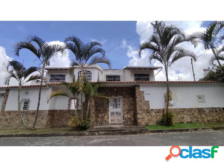 Hermosa Quinta en venta de 477m2 Urb Pan de Azucar Carrizal