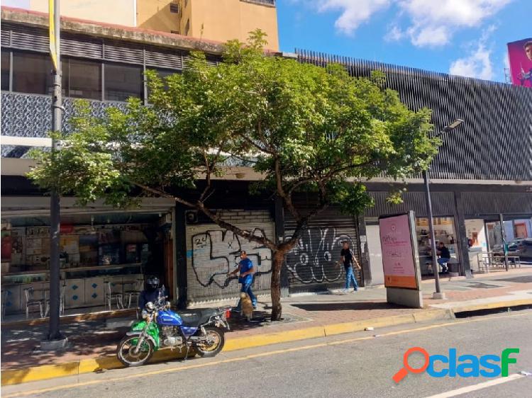 LOCAL A PIE DE CALLE AV. FRANCISCO DE MIRANDA y FONDO