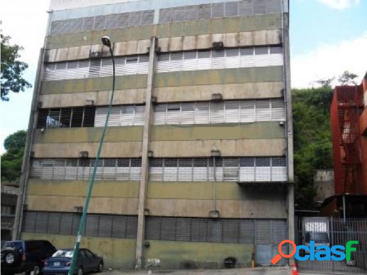 LOCAL COMERCIAL EN ALQUILER EN PALO VERDE 105mts/1B