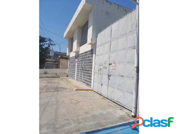 LOCALES CON MINIGALPONVEN VENTA, AV. ARAGUA MARACY, 702 M2