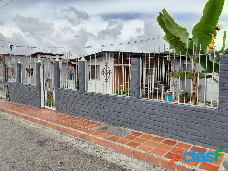 Linda casa ubicada en Urb Los Caneyes Colinas de Carrizal