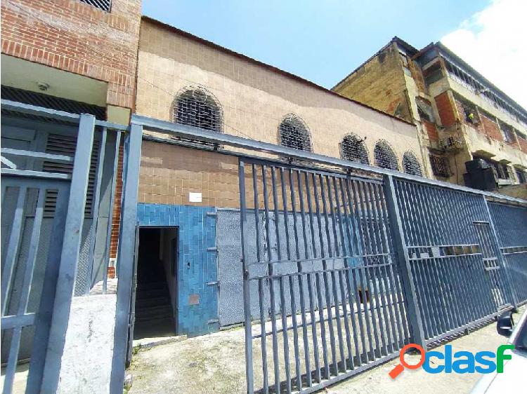 Local Comercial en Venta Catia Calle Argentina 1500m2