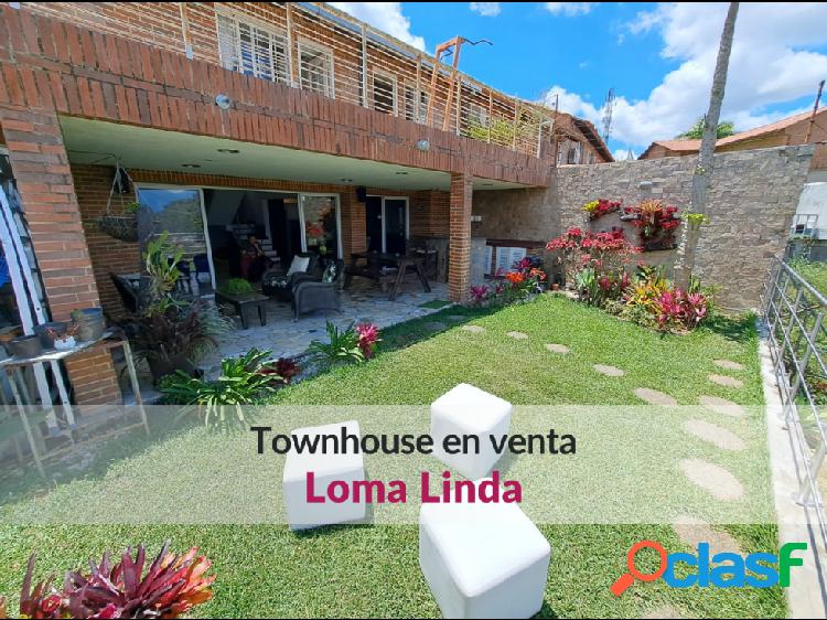 Moderno townhouse en venta en Loma Linda con terrazas,