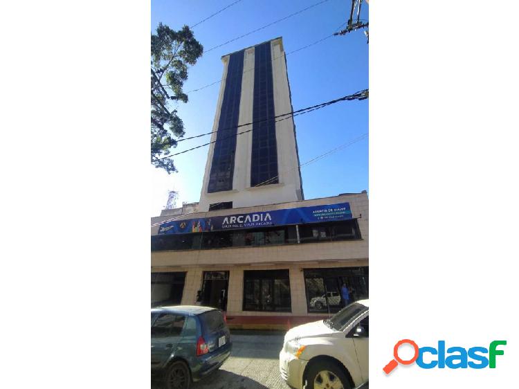 OFICINA EN ALQUILER TORRE MAJAY, AV BOLIVAR NORTE