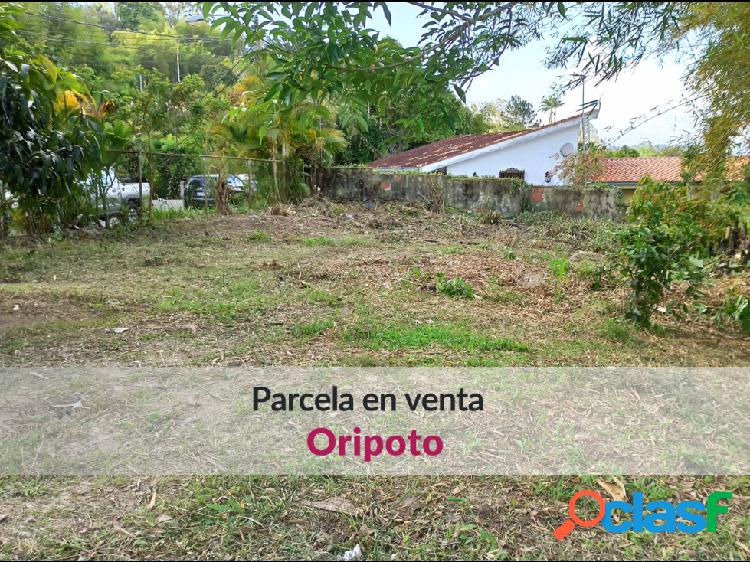 Parcela en venta en la mejor calle cerrada de Oripoto