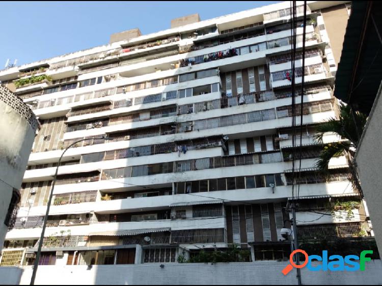 Práctico apartamento en venta en La Candelaria