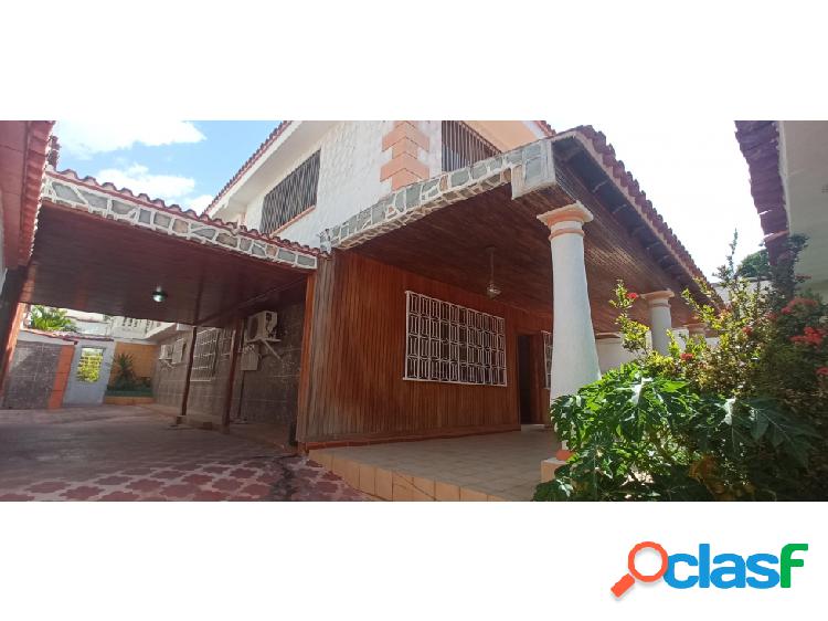 Quinta Palmar Oeste 8hab,5baños,6pe