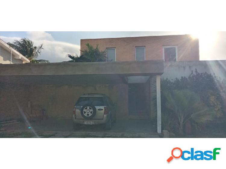 “¡Ralvision vende lujosa casa en El Alambique, Isla de