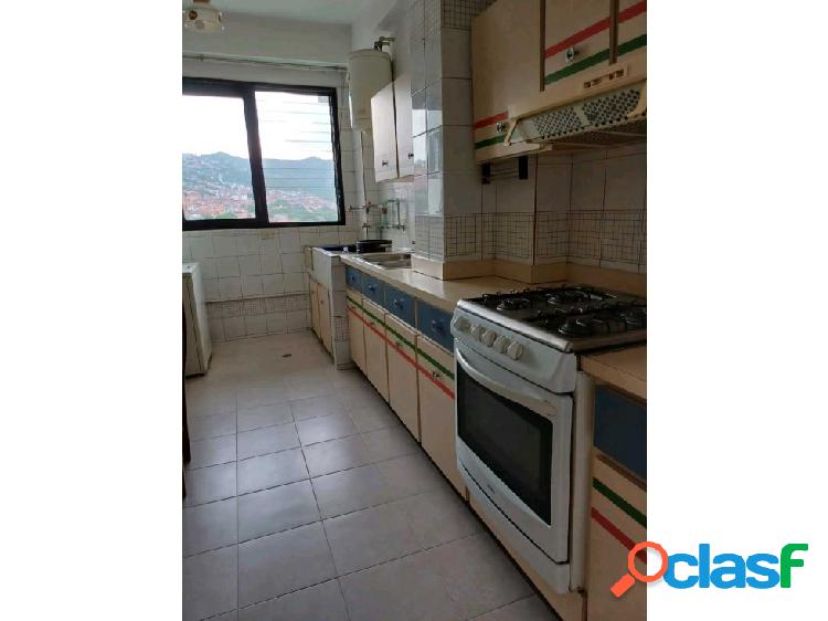 SE ALQUILA Apartamento 118m2. 3/2/1 en los Rosales