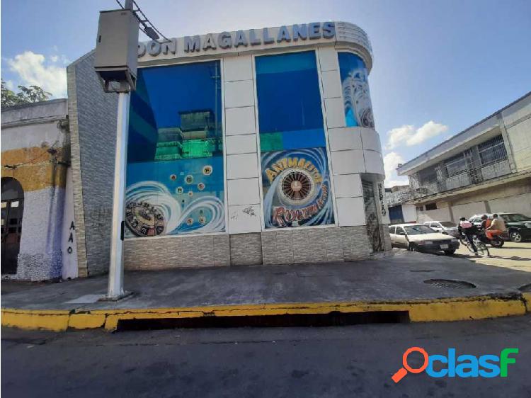 SE ALQUILA LOCAL COMERCIAL AV JUNCAL EN ESQUINA