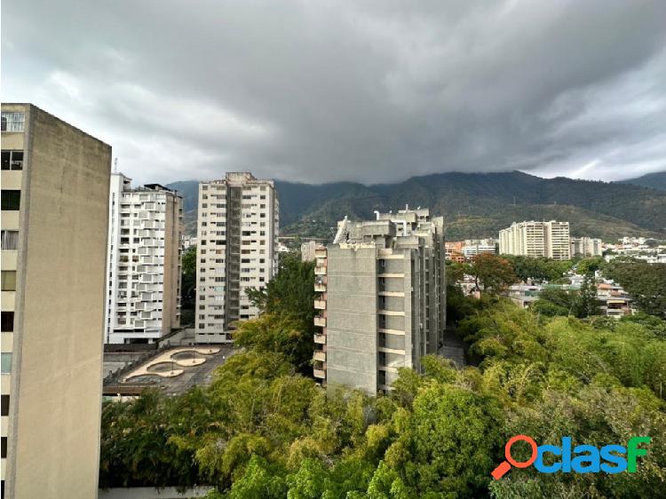 SE VENDE APARTAMENTO ACTUALIZADO EN LOS PALOS GRANDES