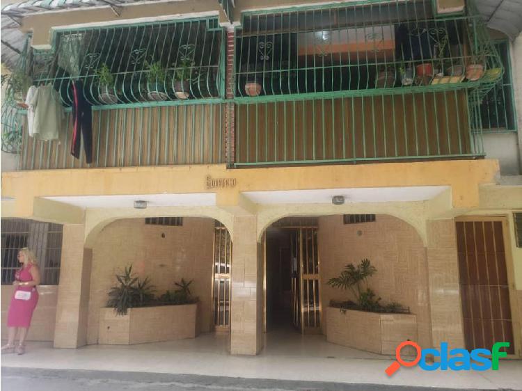 SE VENDE APARTAMENTO EN RESIDENCIAS TIUNA LOS TEQUES