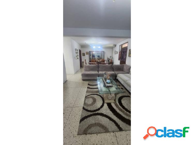 SE VENDE CASA COMERCIAL EN AV FUERZAS ARMADAS