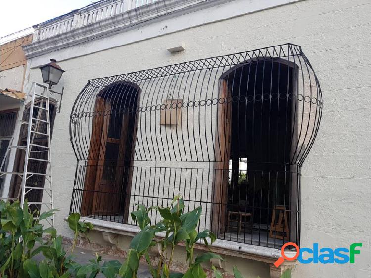 SE VENDE CASA EN AV. RÓMULO GALLEGOS VE02-1276CARU-RGON