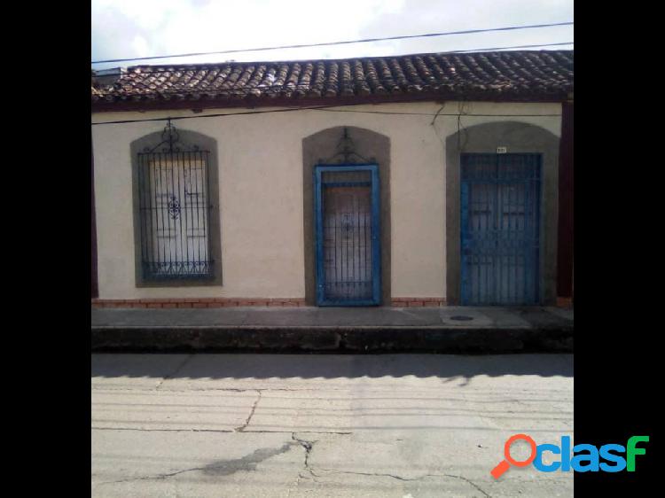 SE VENDE CASA EN CALLE URICA VE02-571CES-RGON