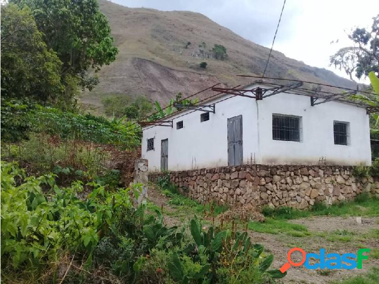 SE VENDE CASA EN CARIPE VE01-0038CA-MV