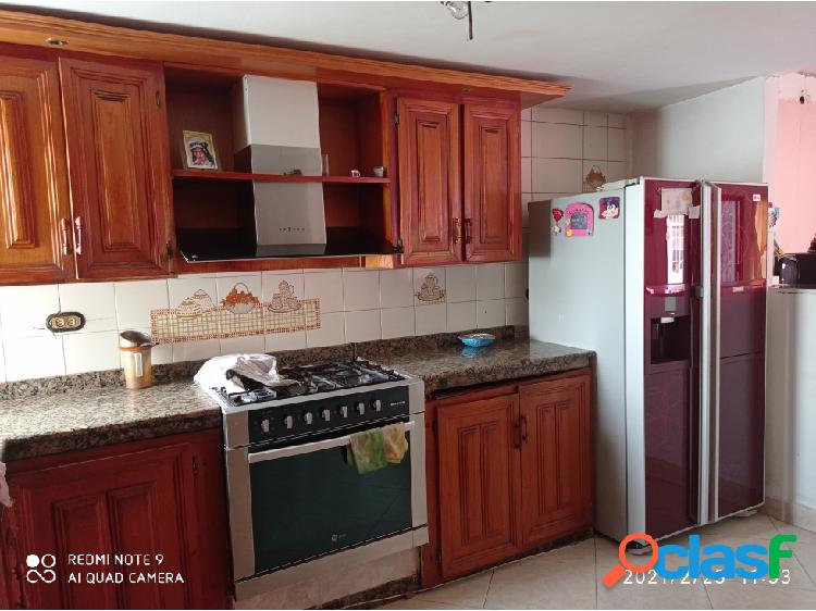 SE VENDE CASA EN FUNDEMOS VE02-017SF-ST