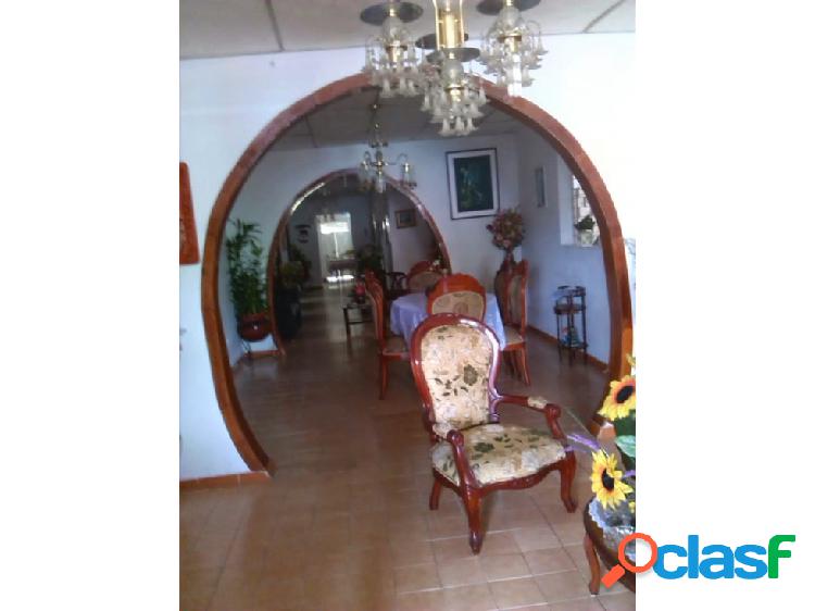 SE VENDE CASA EN LA CALLE CARVAJAL SECTOR CENTRO