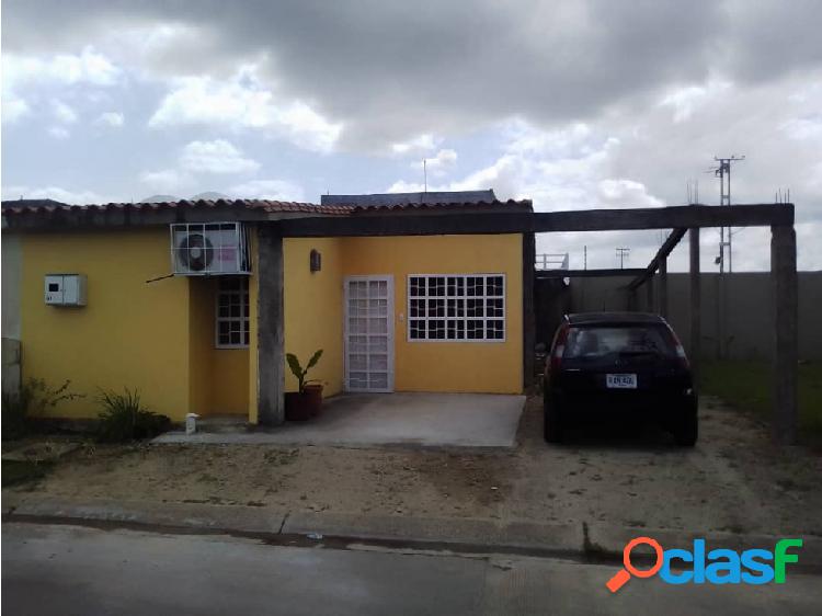 SE VENDE CASA EN LA URB PUERTA DEL SUR VE02-305ZS-EC