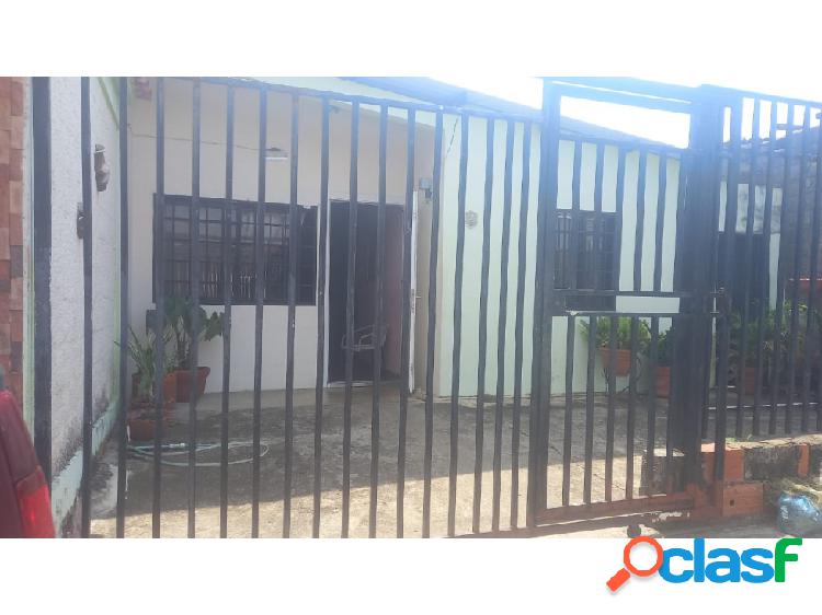 SE VENDE CASA EN LA URBANIZACION LA GRACIANERA VE-08