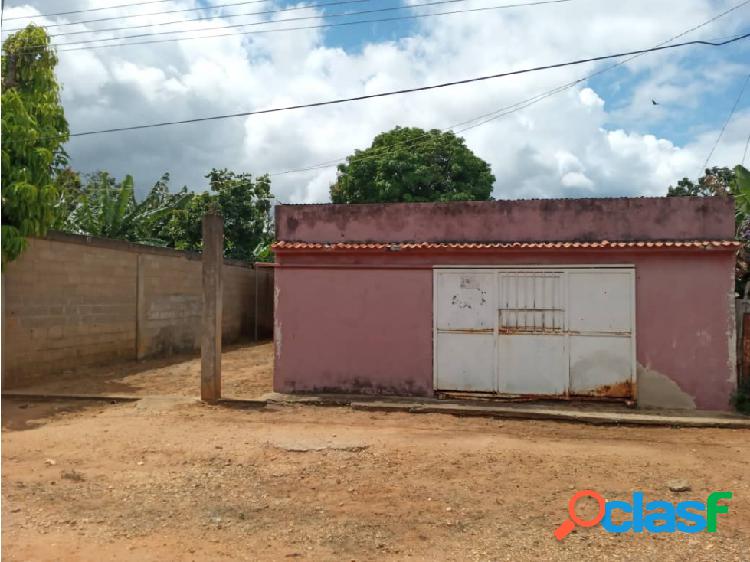 SE VENDE CASA EN PUNTA DE MATA SECTOR MEREYAL SUR