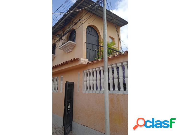 SE VENDE CASA EN URB GUAYACAN DE LAS FLORES, CARUPANO,