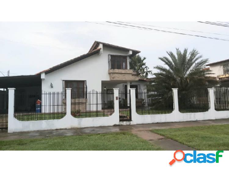 SE VENDE CASA EN URB. LA FLORESTA VE02-672LF-LMAR